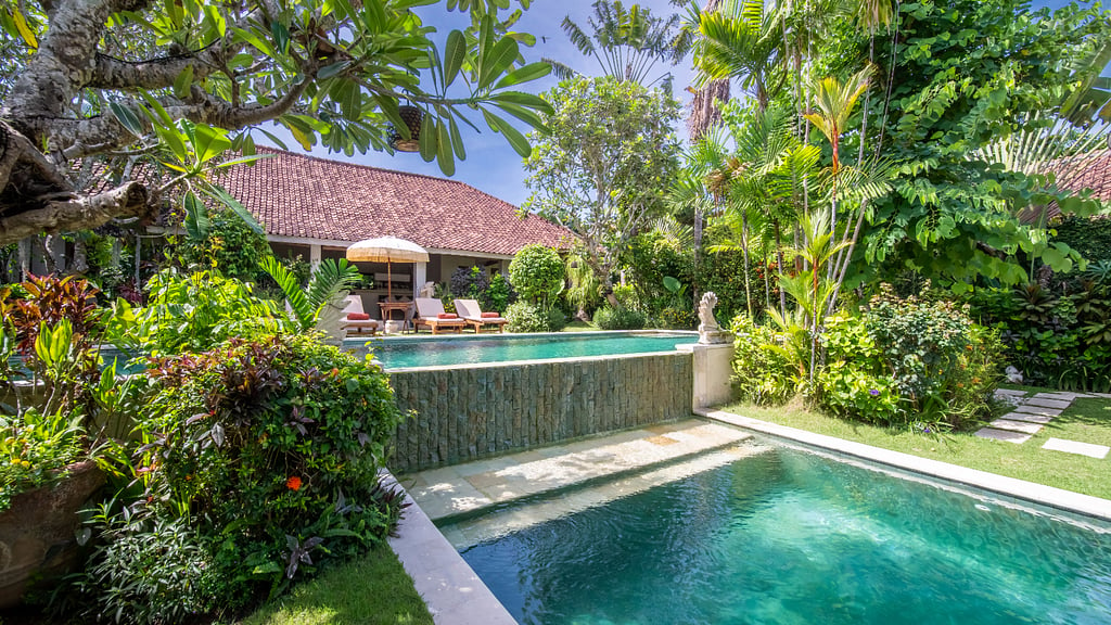 Villa Senang In Seminyak, Bali - 4 Bedrooms - Best Price Guarantee