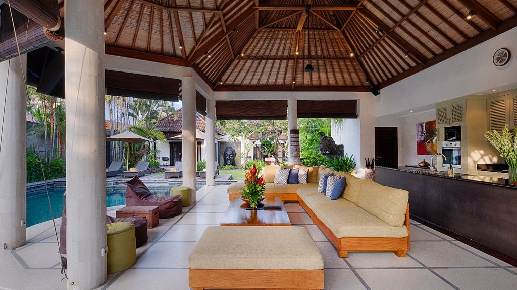 Villa Sesari in Seminyak, Bali (4 bedrooms) - Best Price & Reviews!