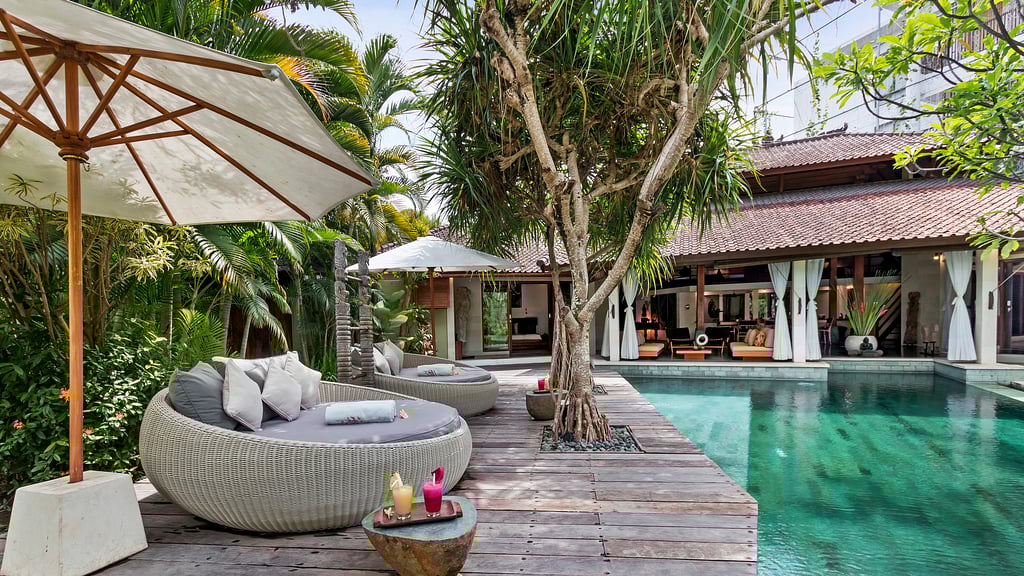 Villa Shantika: Zwembad