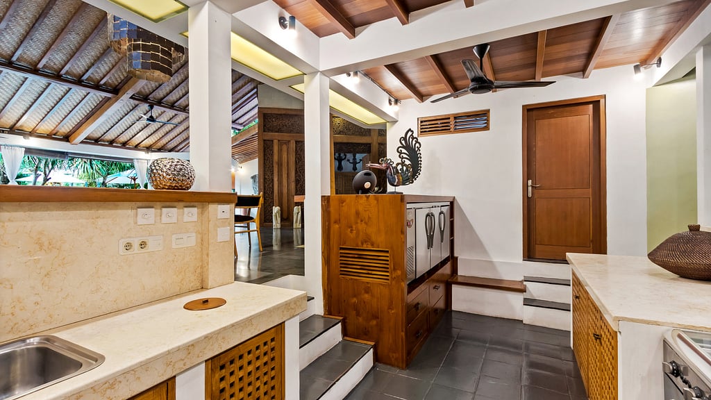 Villa Shantika: Kitchen