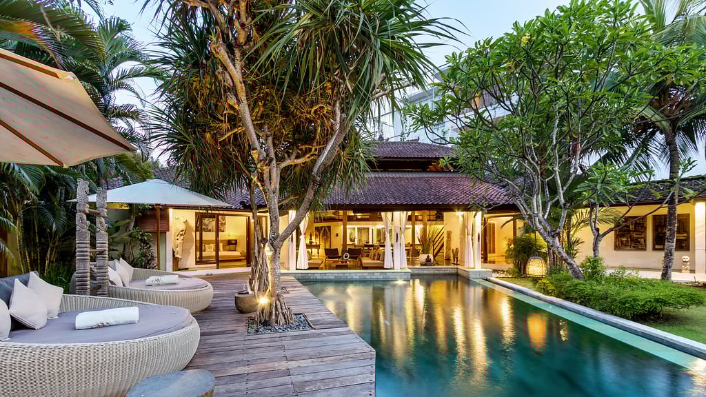 Villa Shantika: Zwembad