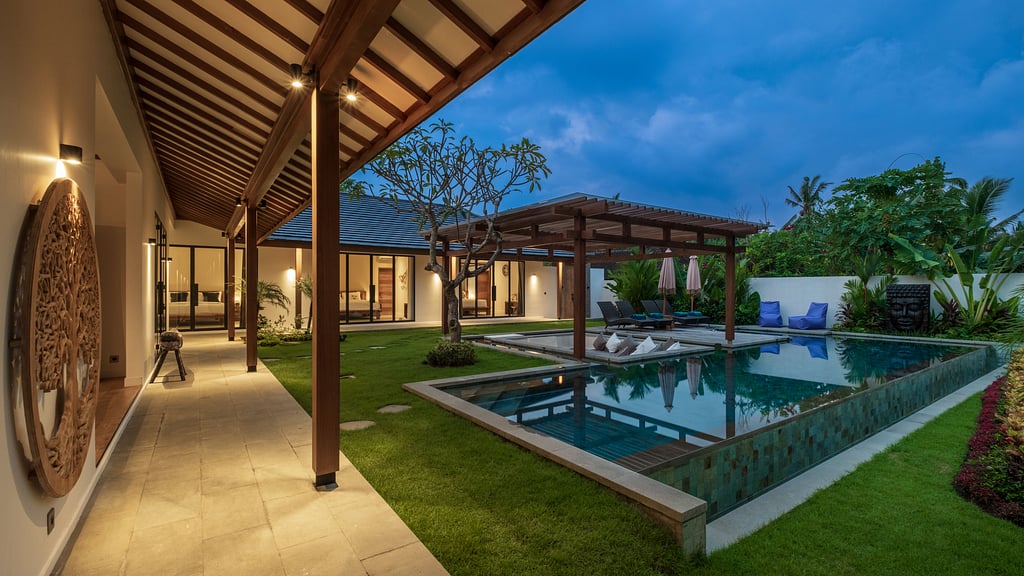 Villa Suka Sawah: Swimming pool