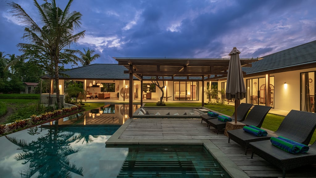 Villa Suka Sawah: Swimming pool