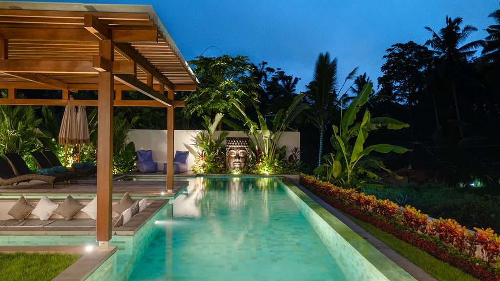 Villa Suka Sawah: Swimming pool