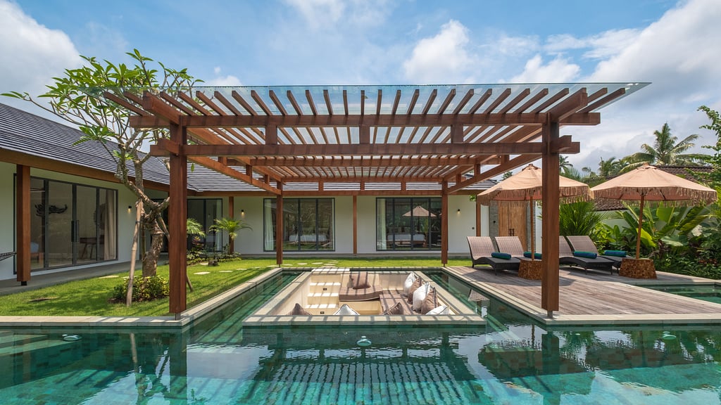 Villa Suka Sawah: Swimming pool