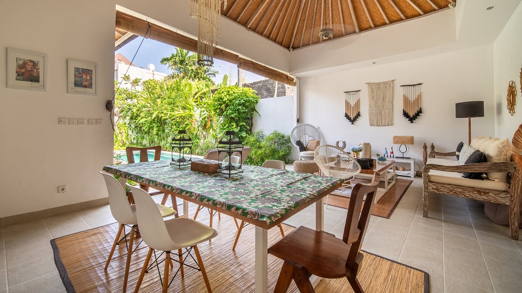 Villa Tara: Dining area