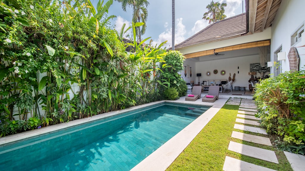 Villa Tara: Swimming pool