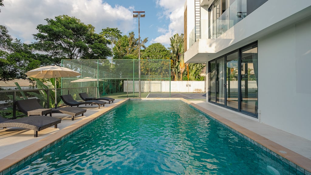 Villa V158 Tennis Court