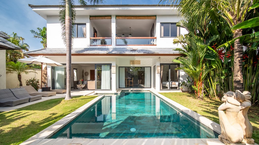 Villa Wiana: Swimming pool