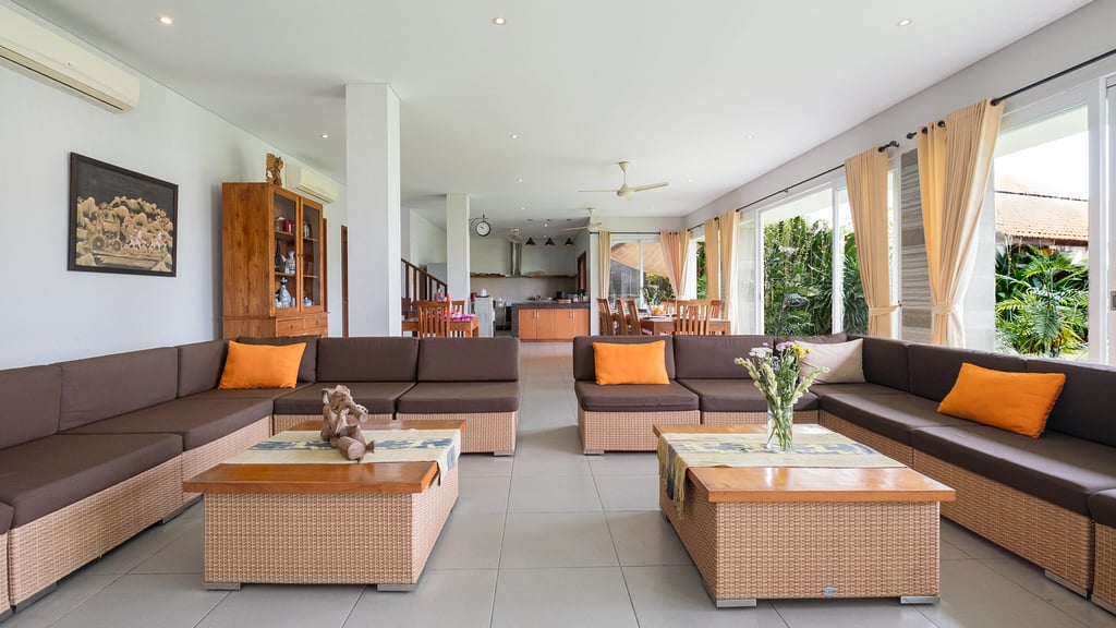 Villa Yenian: Living room 2