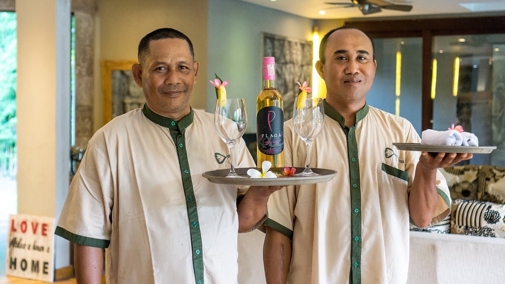 Villa Yoga: Villa staff