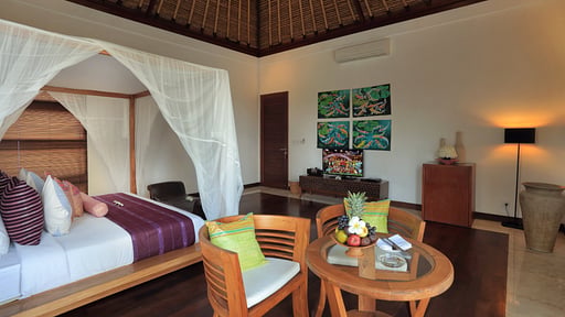 Villa Jiwa Schlafzimmer 1