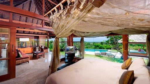 Villa Indah Manis - Bulan Madu Bedroom 1