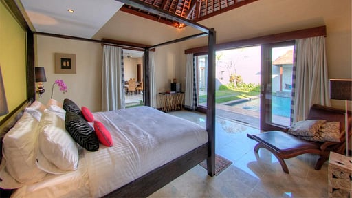 Villa Tomok Bedroom 1