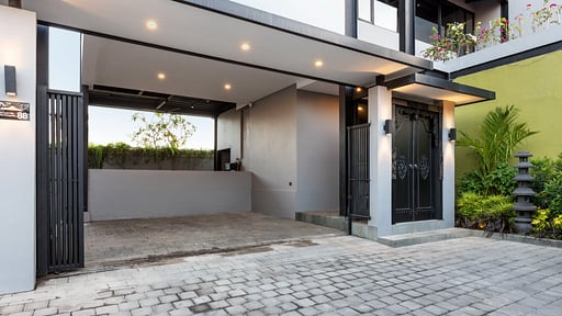Artha Hachi Villa Parking areas