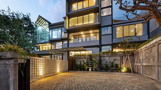 Artha Hachi Villa Parking areas
