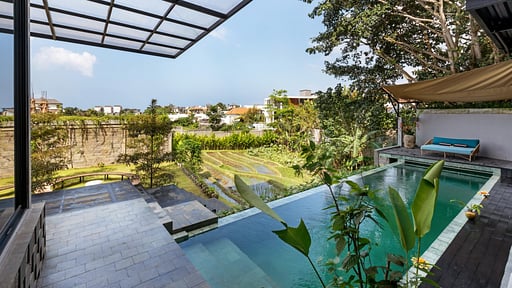 Artha Hachi Villa Swimming pool
