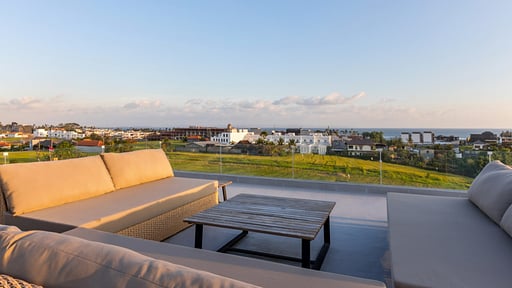 Artha Hachi Villa Rooftop lounge