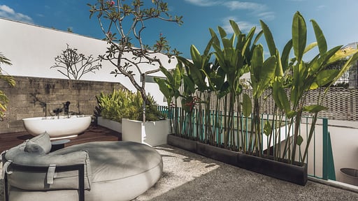 Ayona Villa Canggu One Rooftop lounge