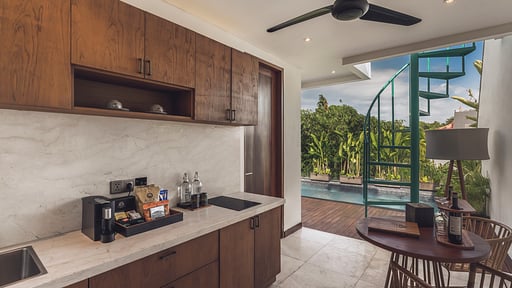Ayona Villa Canggu Sky One Dining area