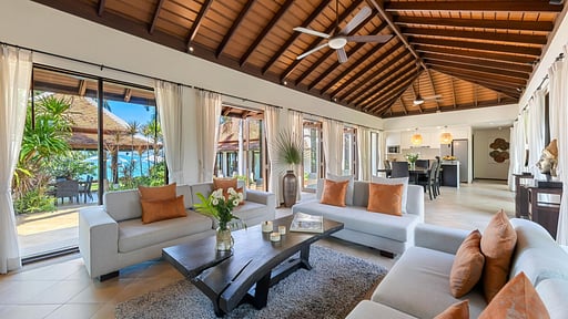 Bacaya Villa Living room