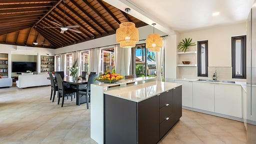 Bacaya Villa Kitchen