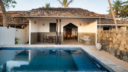 Blue Parrot Beach Villa Swimming pool