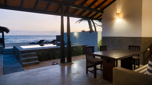 Blue Parrot Beach Villa Dining area