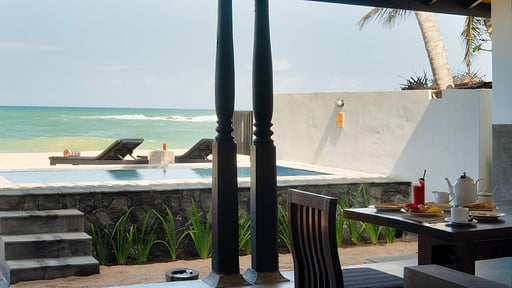 Blue Parrot Beach Villa Swimming pool