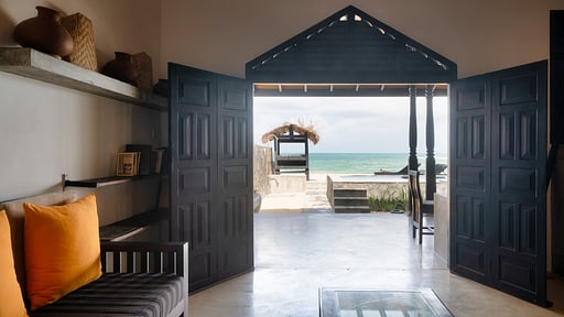 Blue Parrot Beach Villa Living room