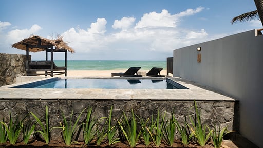 Blue Parrot Beach Villa Swimming pool