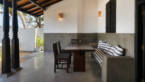 Blue Parrot Beach Villa Dining area