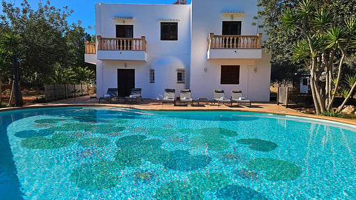 Can Amanaya Swimming pool