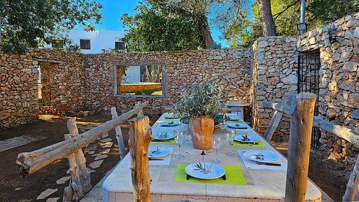 Can Amanaya Dining area