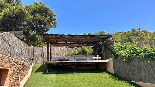 Can Calyssa Gazebo