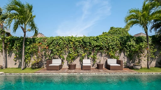 Chocolat Villas Swimming pool 2