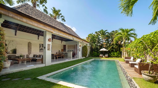 Chocolat Villas Swimming pool 2