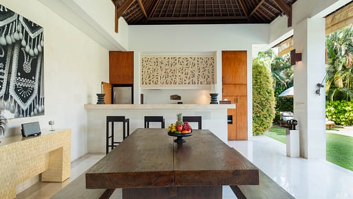 Chocolat Villas Dining area 2