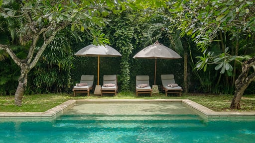 Chocolat Villas Swimming pool 1