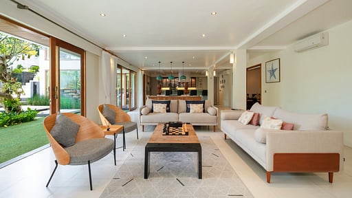 Da Vinci Villa Living room 1
