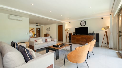 Da Vinci Villa Living room 1