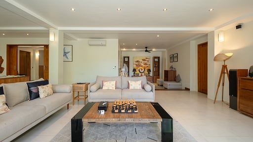Da Vinci Villa Living room 1