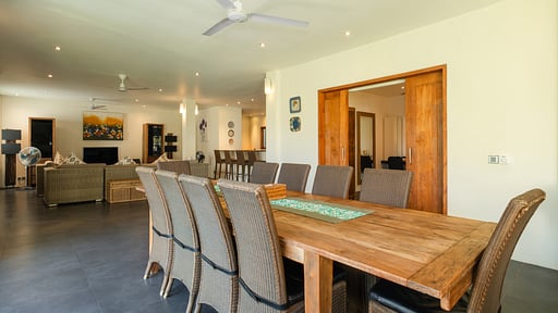 Da Vinci Villa Dining area 2
