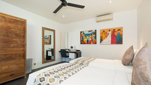 Da Vinci Villa Bedroom 5