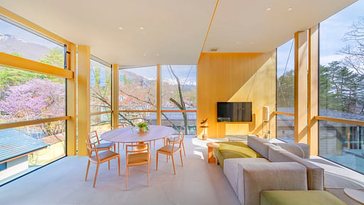 E+ Chalet Dining area
