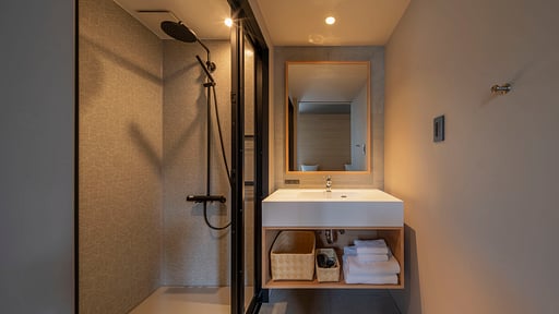 E+ Chalet Bedroom 2