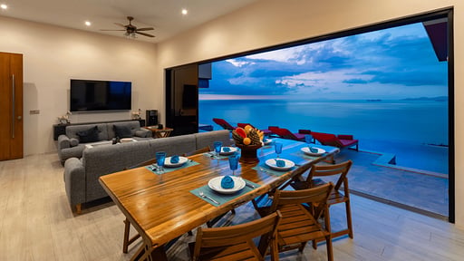 Villa Empress W Dining area