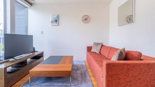 Hangetsu One Bedroom Salon