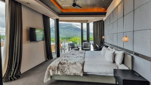 Haven Niseko Four Bedroom Residence Schlafzimmer 1