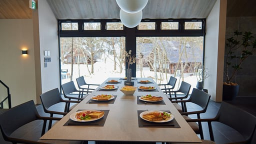 Hibiku Chalet Dining area